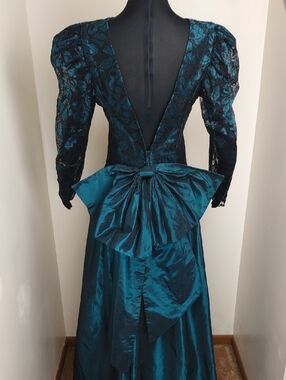 Loralie Original 80s Teal Black Lace Puffed Sleeve Formal Gown Bow Size 12